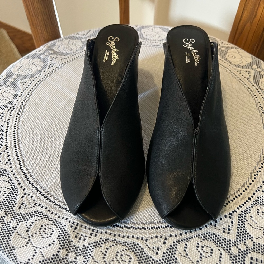 Seychelles heels